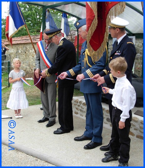 Sacy-le-Grand - Inauguration of the monument in memory of F/O MacKenzie